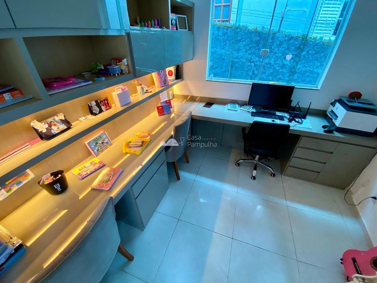 Casa, Planalto, 4 Quartos, 3 Vagas, 1 Suíte