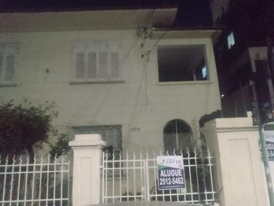 Casa, Floresta, 3 Quartos, 8 Vagas, 1 Suíte