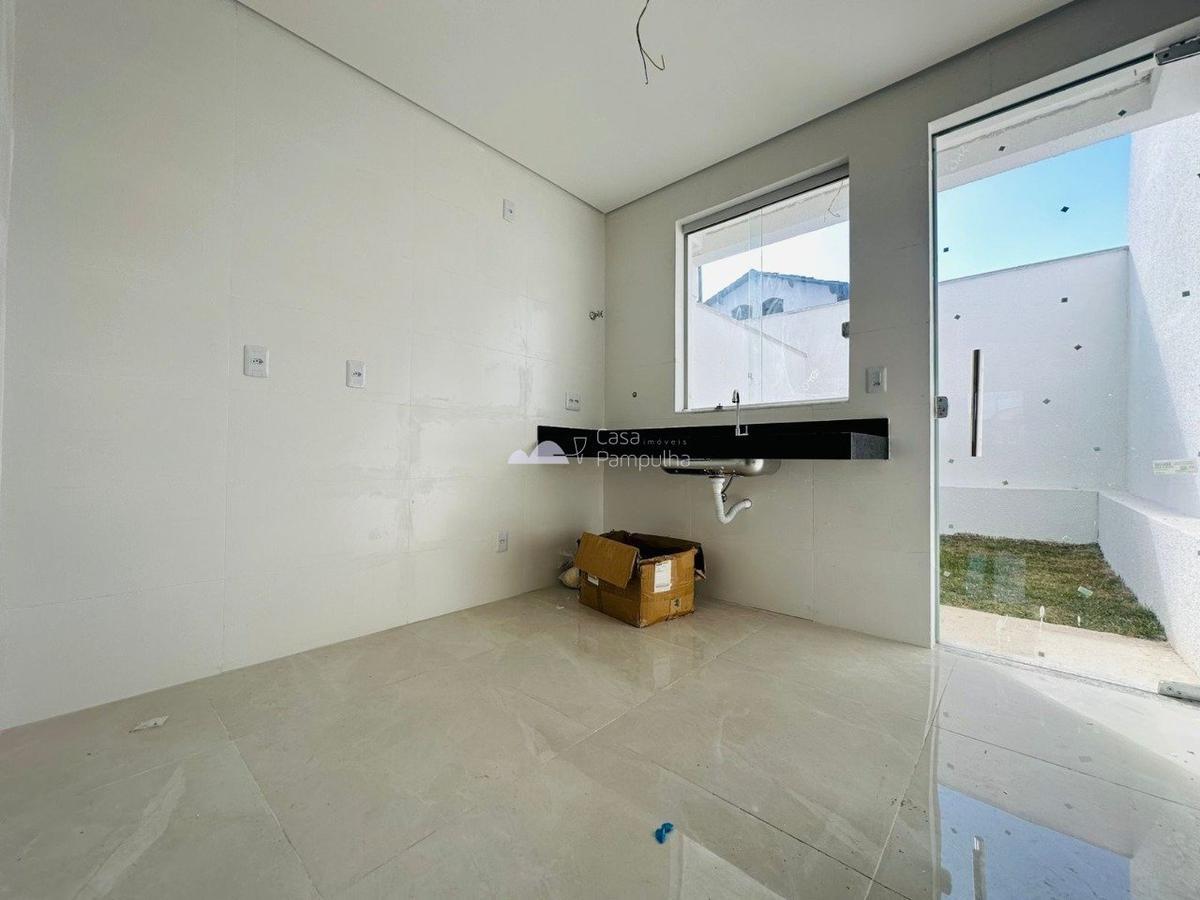 Casa, Floramar, 2 Quartos, 1 Vaga, 2 Suítes