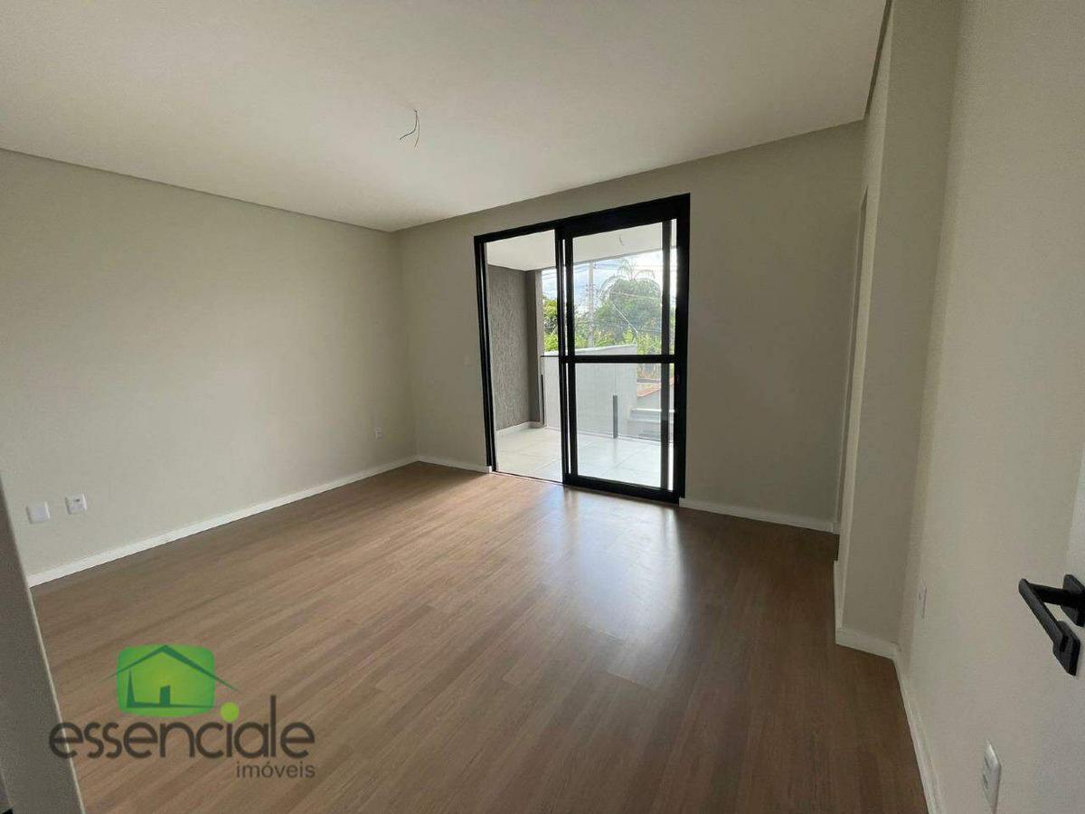 Casa, Centro, 3 Quartos, 2 Vagas, 1 Suíte