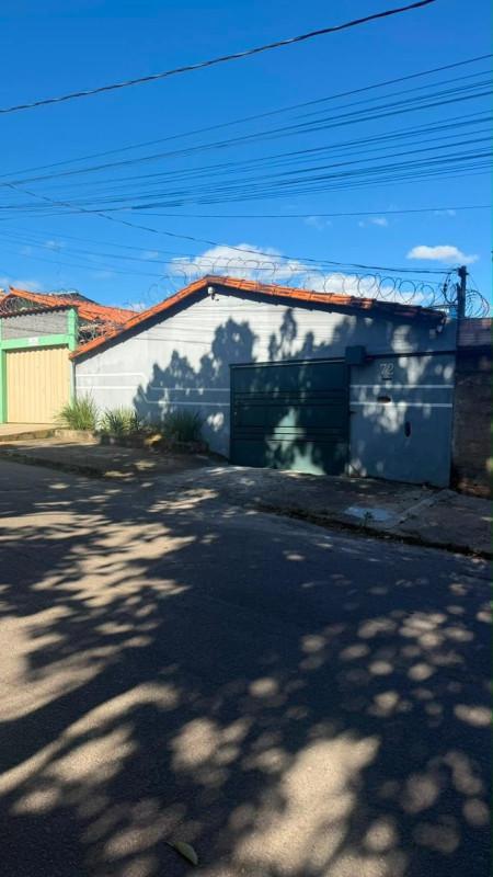 Casa, Centro, 3 Quartos, 2 Vagas, 1 Suíte