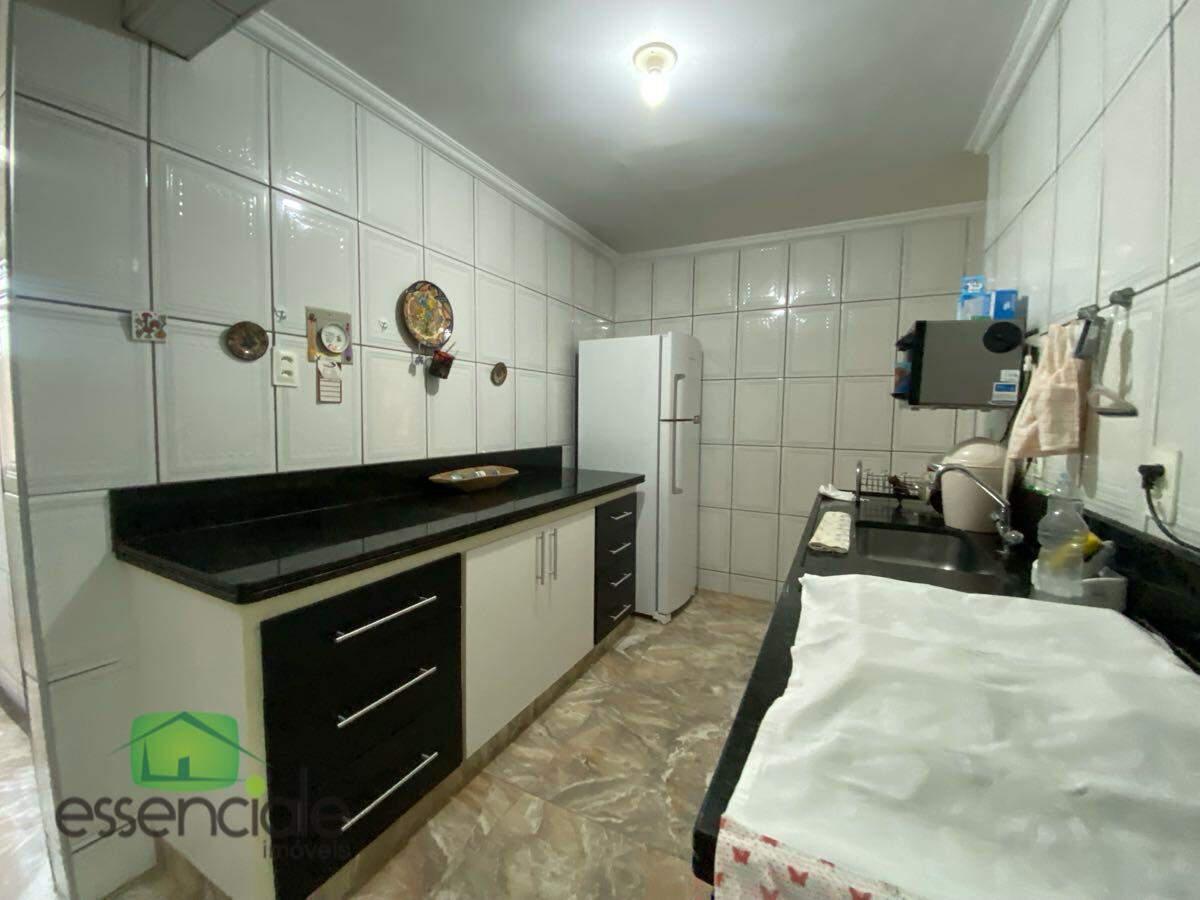 Casa, Conjunto Água Branca, 4 Quartos, 3 Vagas, 1 Suíte