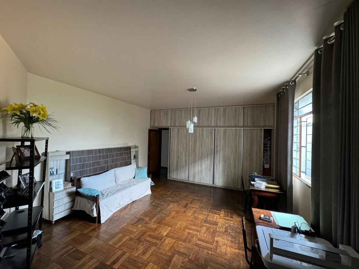 Casa, Colégio Batista, 9 Quartos, 3 Vagas, 2 Suítes