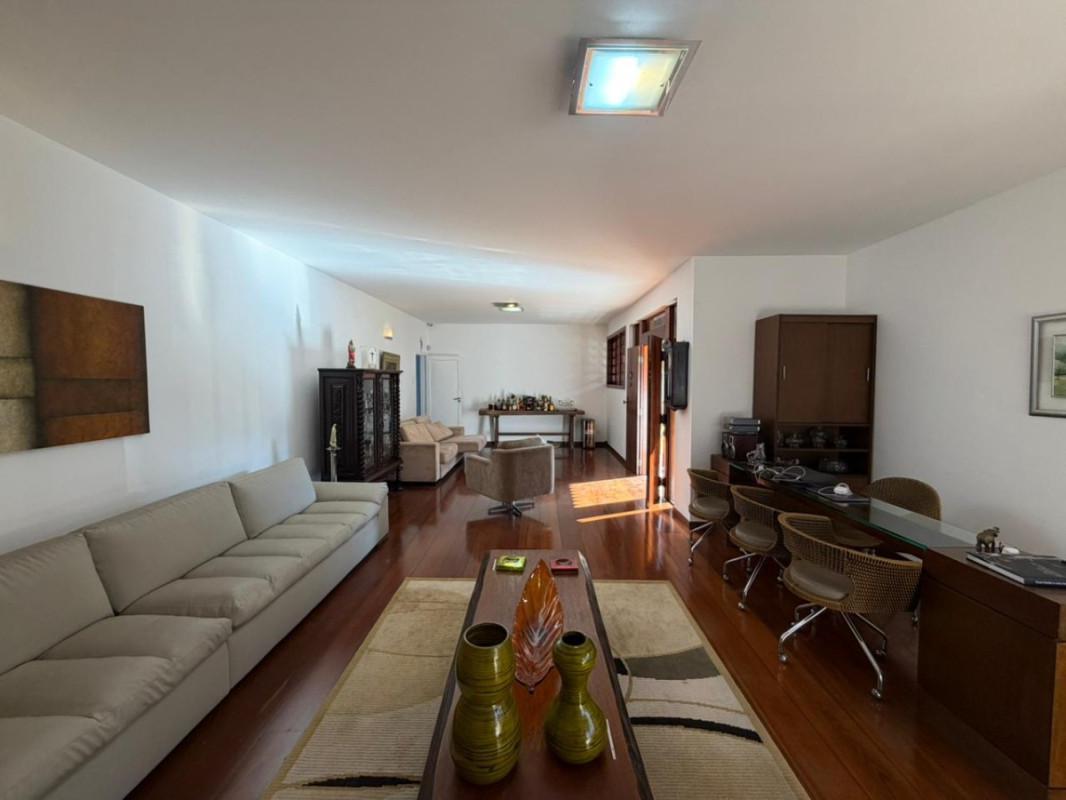 Casa, São Luiz (pampulha), 4 Quartos, 8 Vagas, 1 Suíte