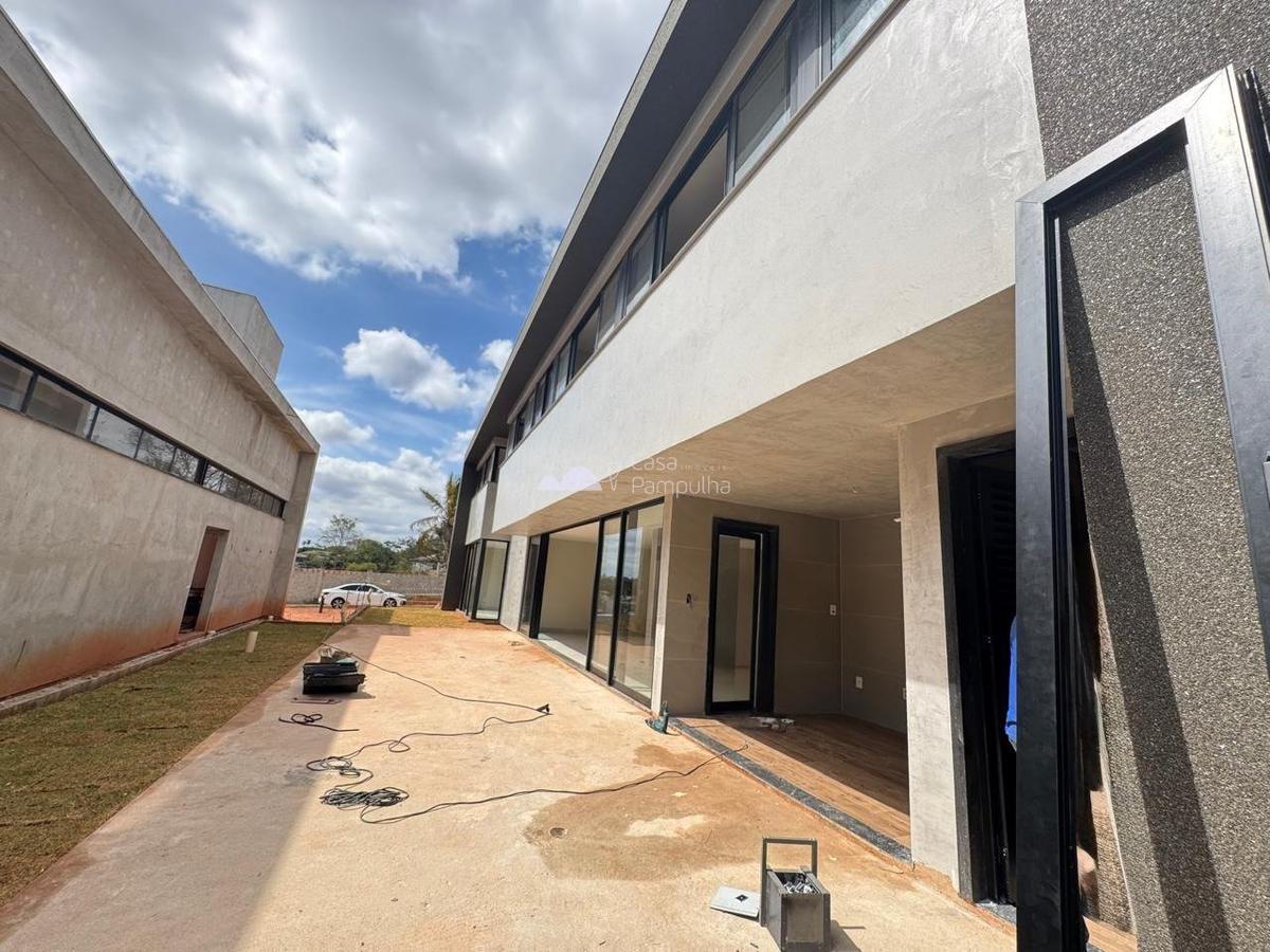 Casa, Trevo, 4 Quartos, 4 Vagas, 2 Suítes