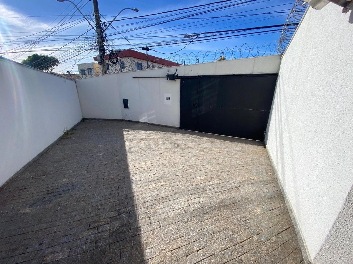 Casa, Santa Branca, 2 Quartos, 3 Vagas