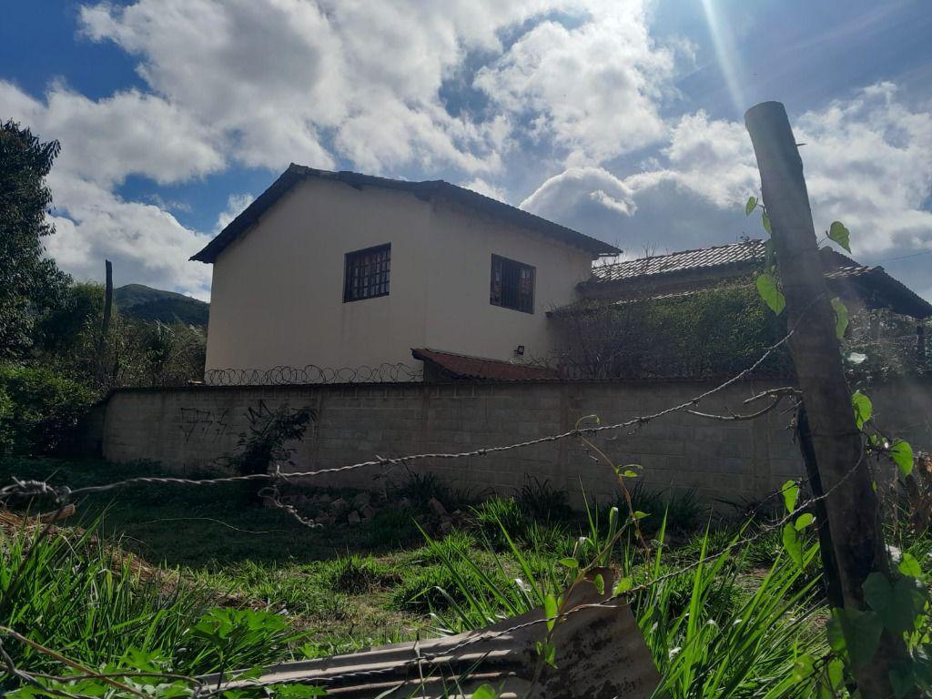 Casa, Centro, 4 Quartos, 5 Vagas, 1 Suíte