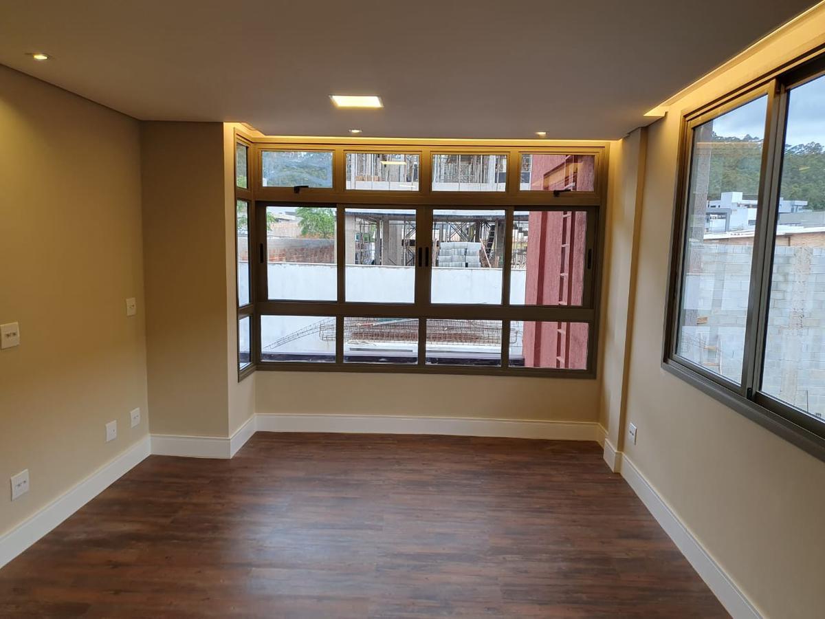 Casa, Alphaville - Lagoa dos Ingleses, 5 Quartos, 4 Vagas, 1 Suíte