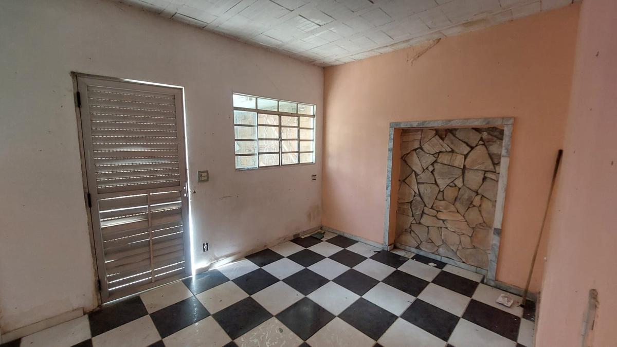 Casa, Jardim Vitória, 2 Quartos, 4 Vagas, 1 Suíte