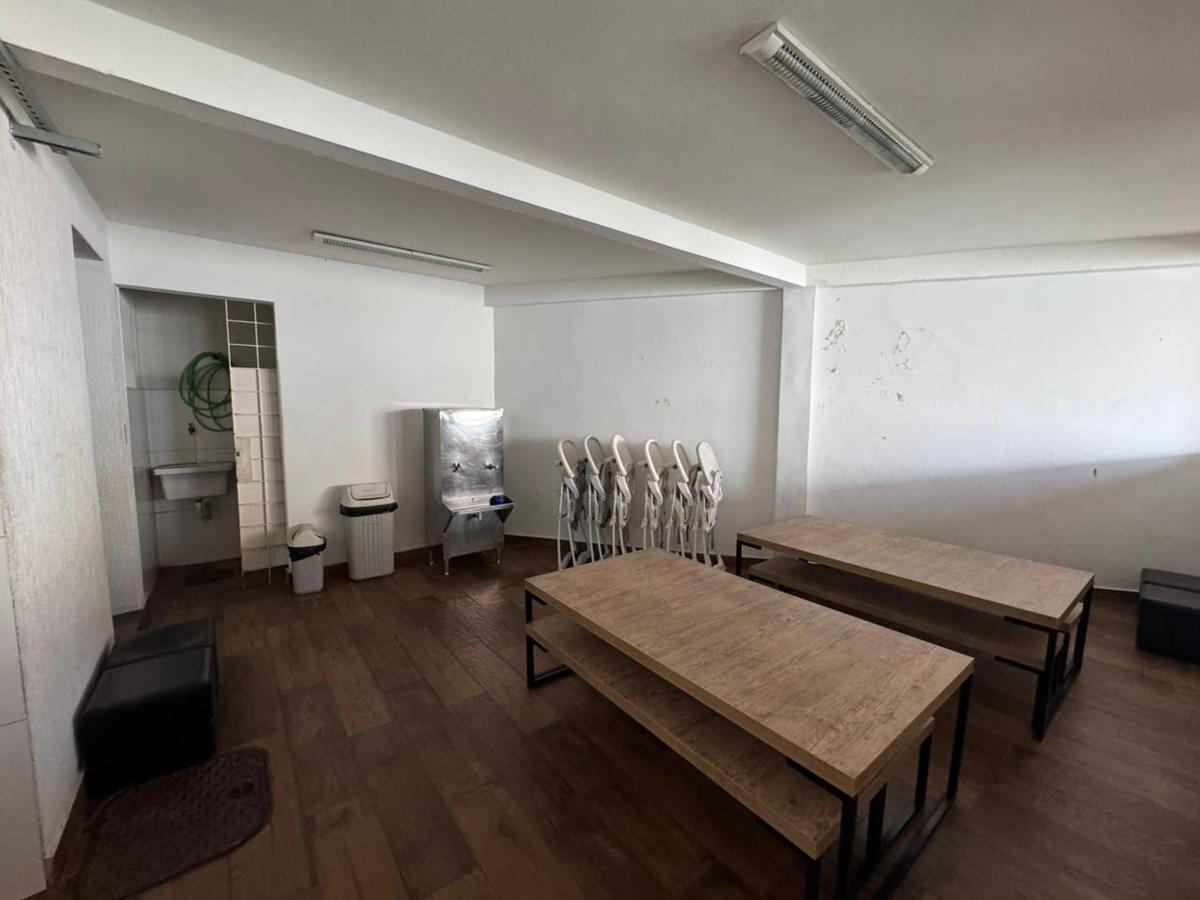 Prédio, Colégio Batista, 0 Quarto, 0 Vaga