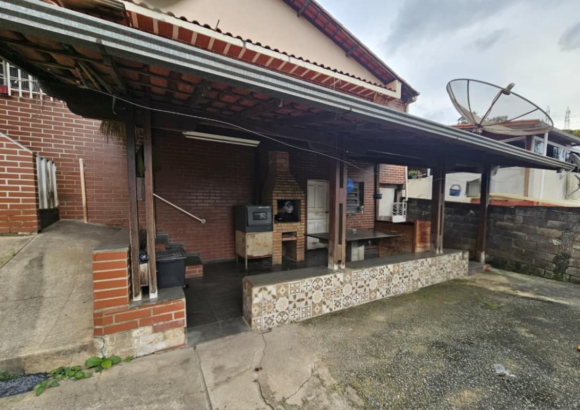 Casa, Novo das Indústrias (barreiro), 3 Quartos, 6 Vagas, 1 Suíte