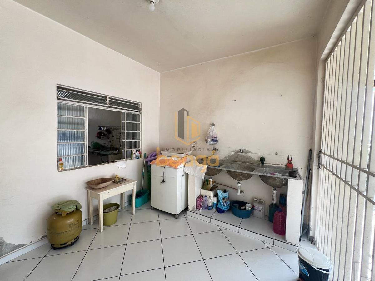 Casa, Parque Turistas, 3 Quartos, 2 Vagas, 1 Suíte