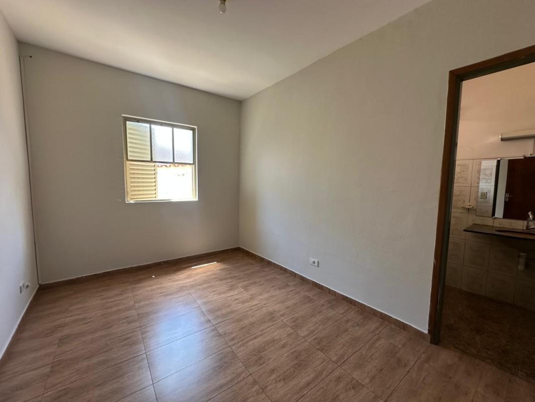 Casa, Centro, 4 Quartos, 2 Vagas, 2 Suítes