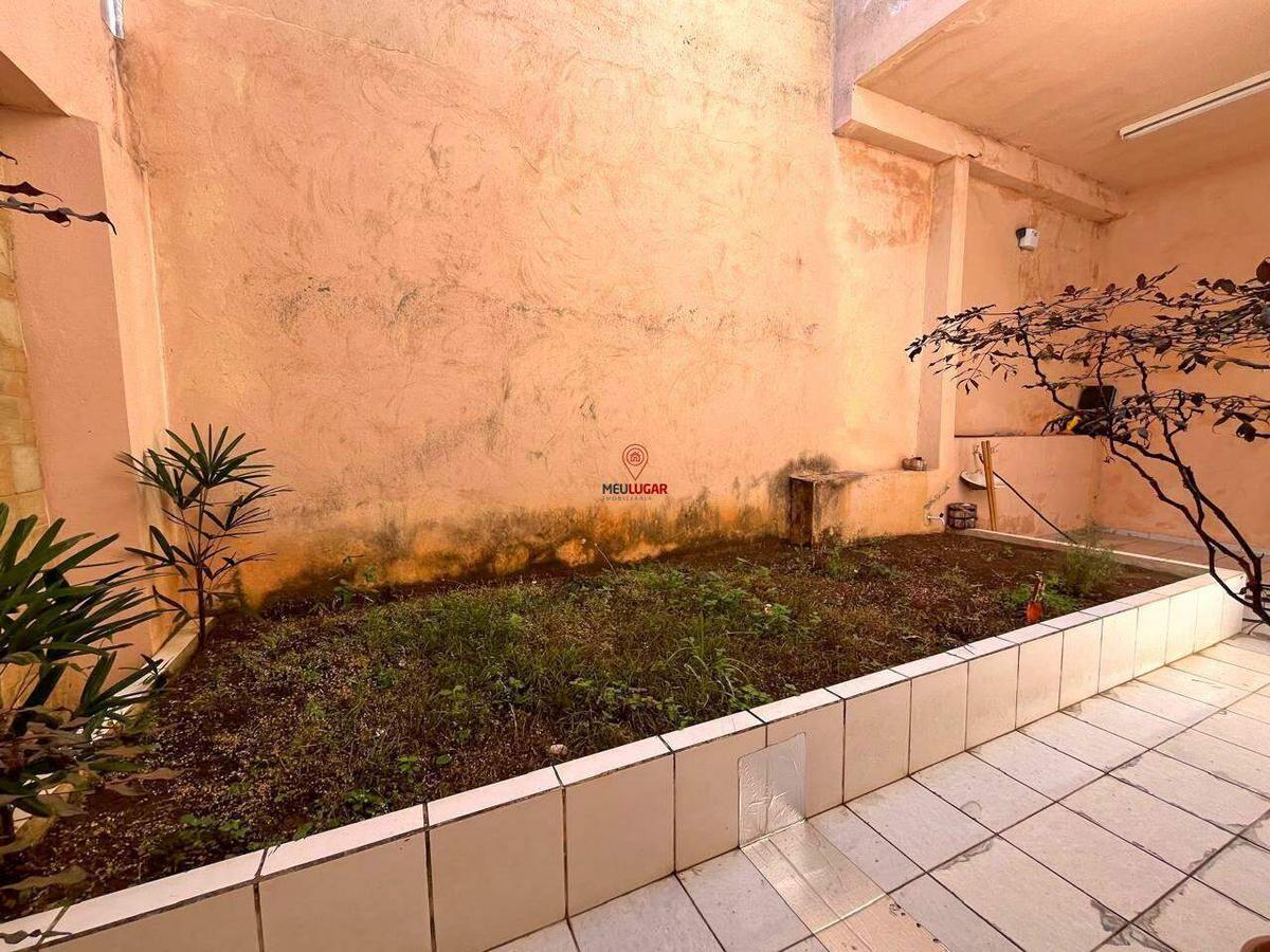 Casa, Barreiro, 3 Quartos, 4 Vagas, 1 Suíte