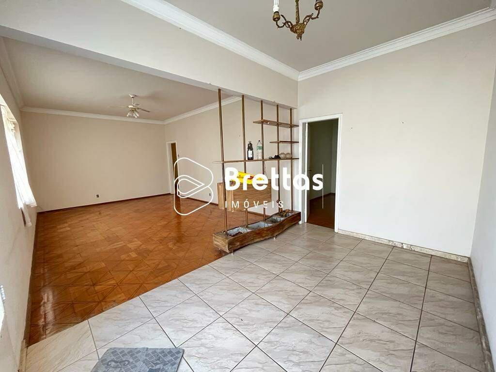 Casa, Centro, 4 Quartos, 3 Vagas, 2 Suítes