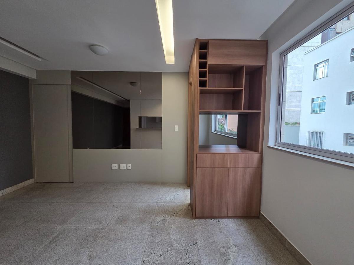 Apartamento, Funcionários, 2 Quartos, 2 Vagas, 1 Suíte