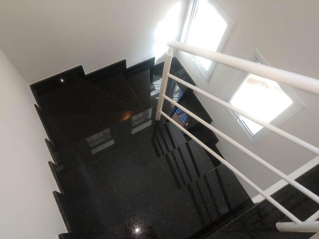 Casa, Trevo, 3 Quartos, 4 Vagas, 2 Suítes