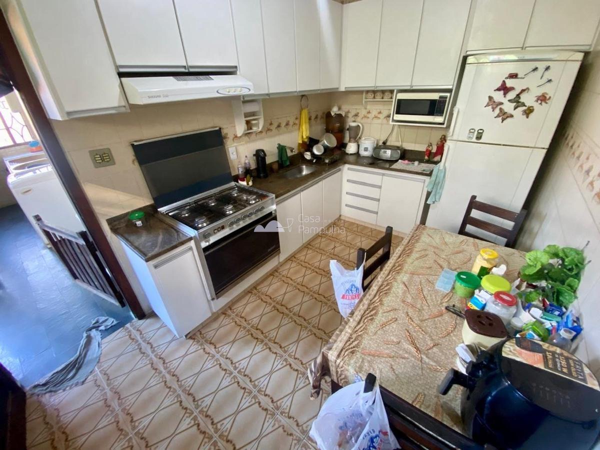 Casa, Santa Branca, 3 Quartos, 4 Vagas, 2 Suítes