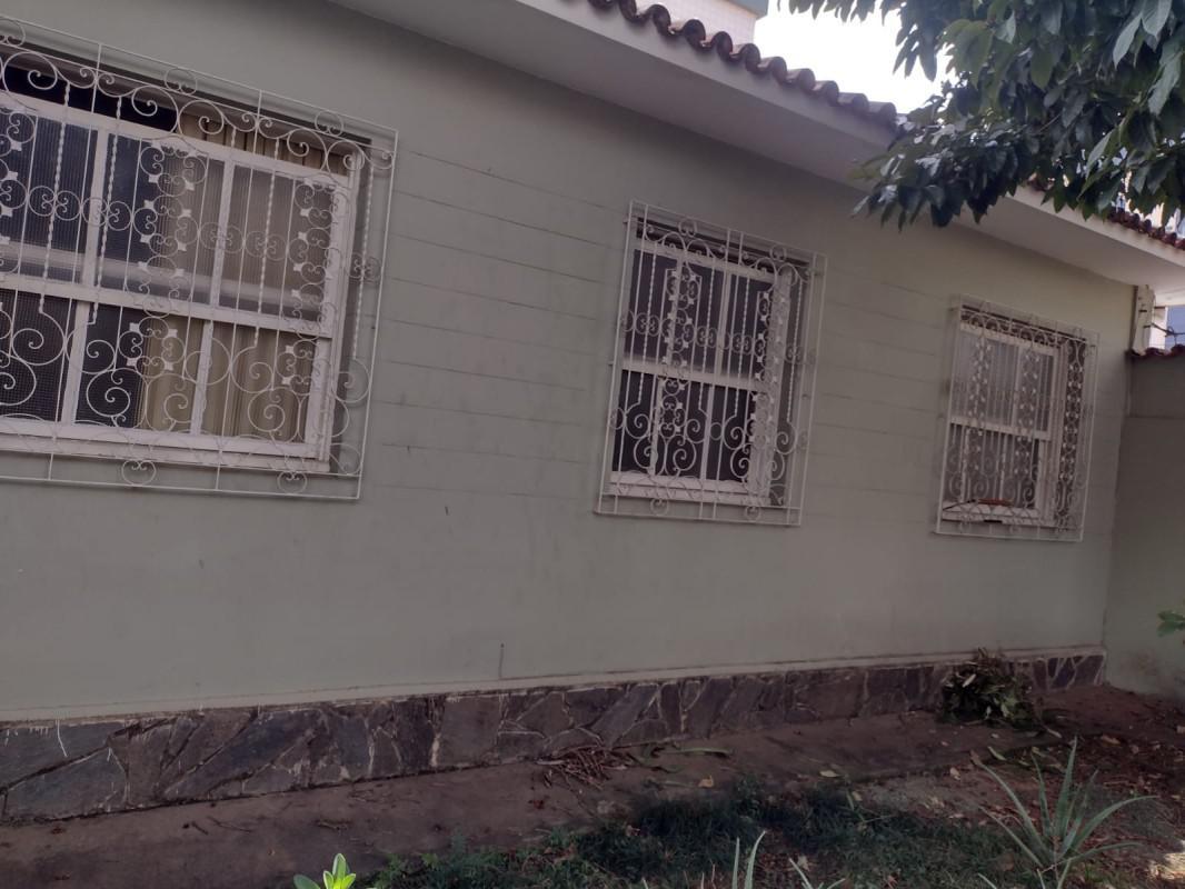 Casa, Calafate, 4 Quartos, 2 Vagas, 1 Suíte