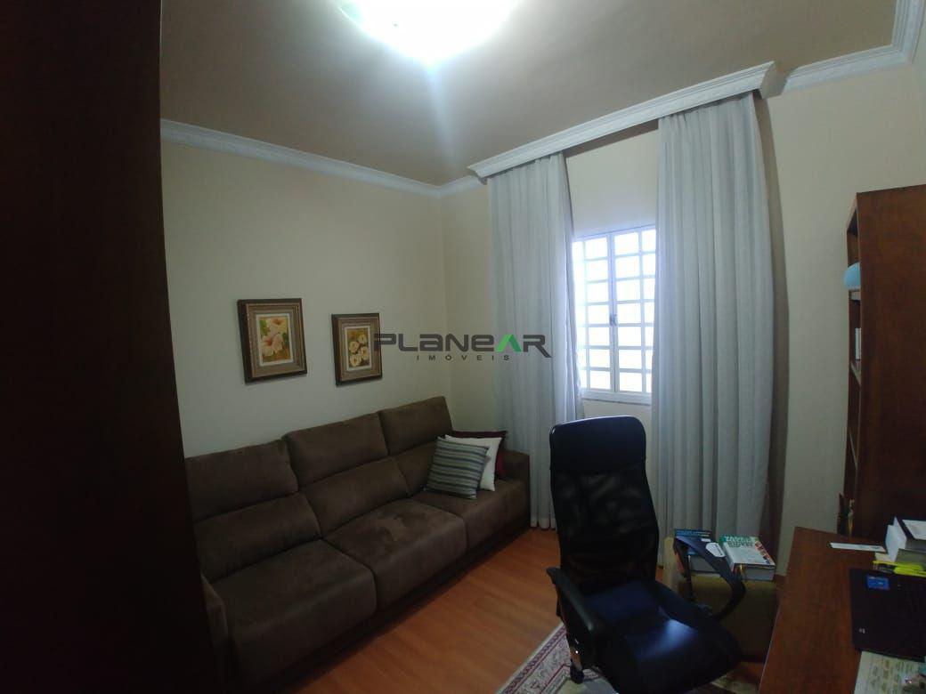 Casa, Jardim Riacho das Pedras, 3 Quartos, 2 Vagas, 1 Suíte