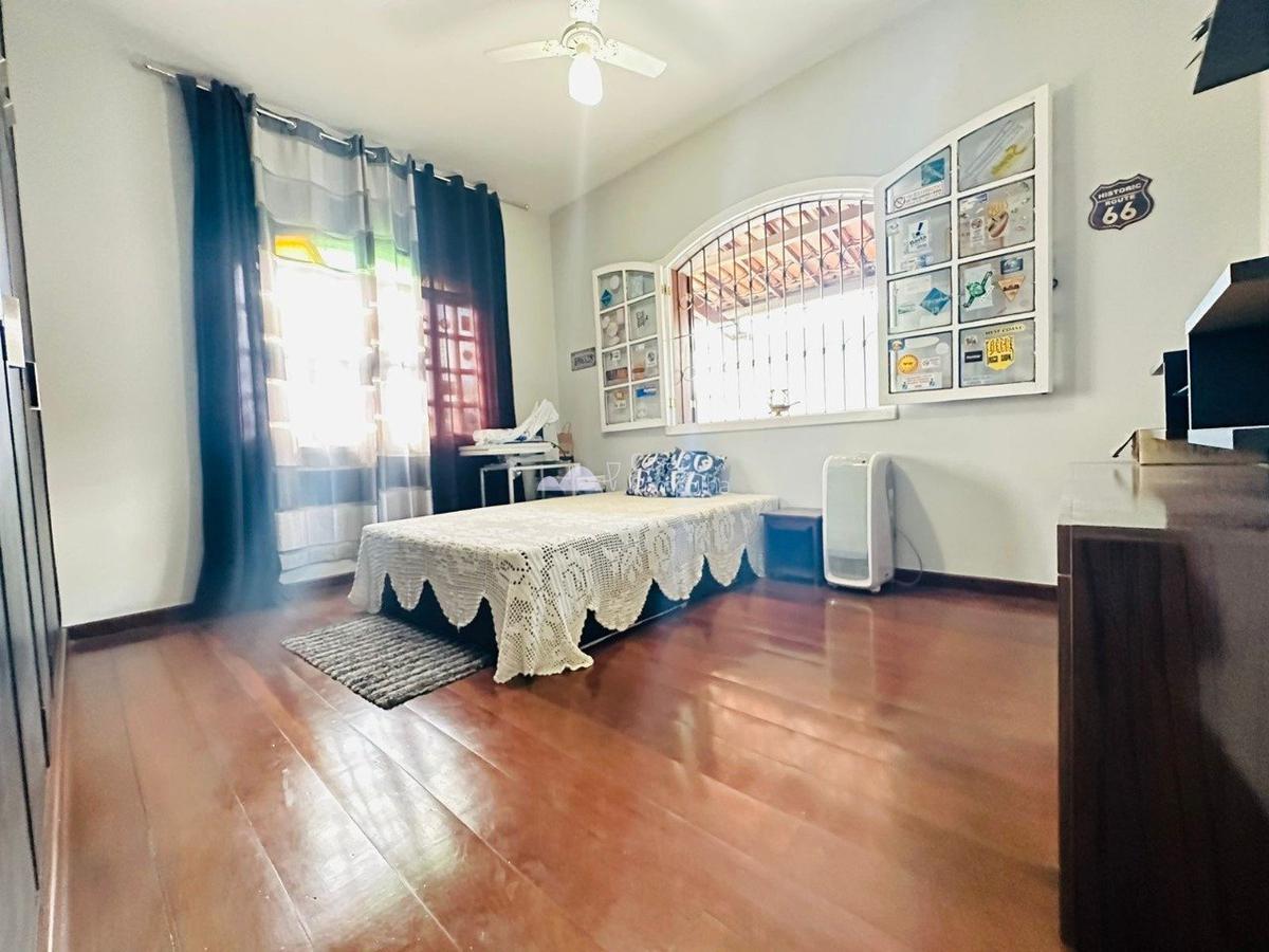 Casa, Planalto, 4 Quartos, 3 Vagas, 1 Suíte