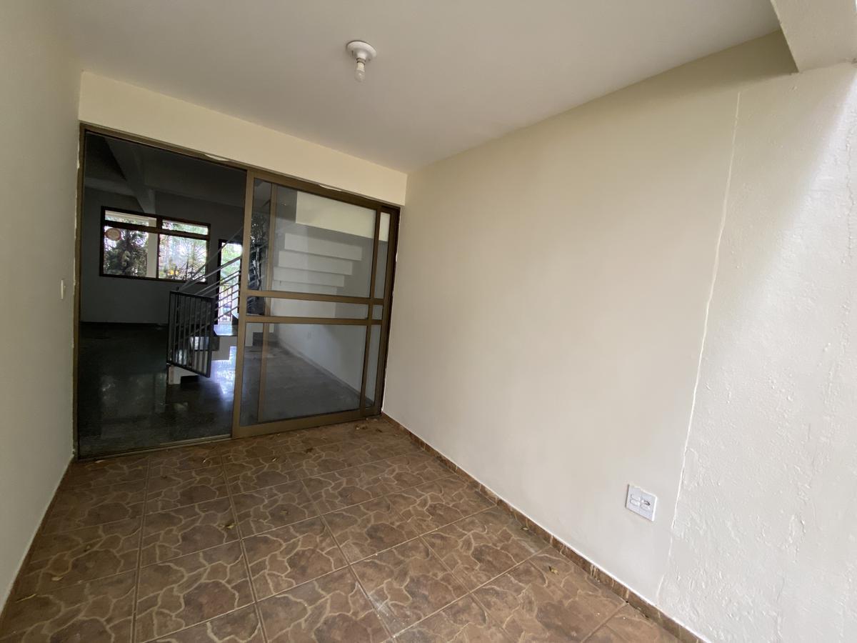 Casa, Castelo, 4 Quartos, 2 Vagas, 2 Suítes