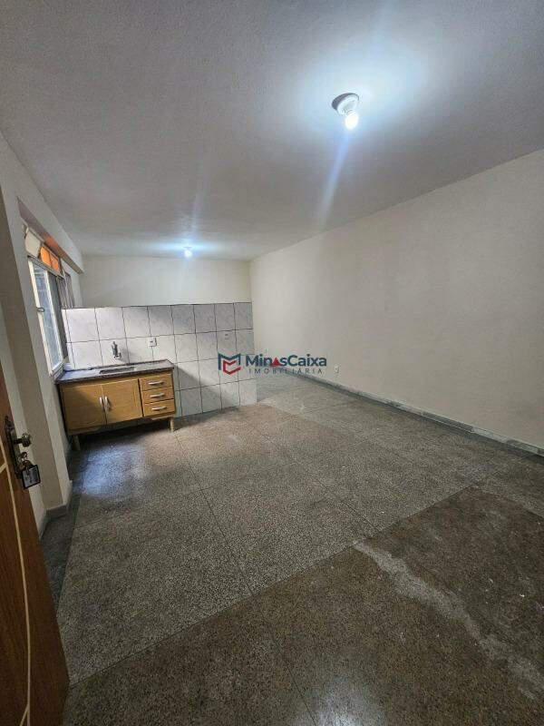 Quitinete, Centro, 1 Quarto, 0 Vaga