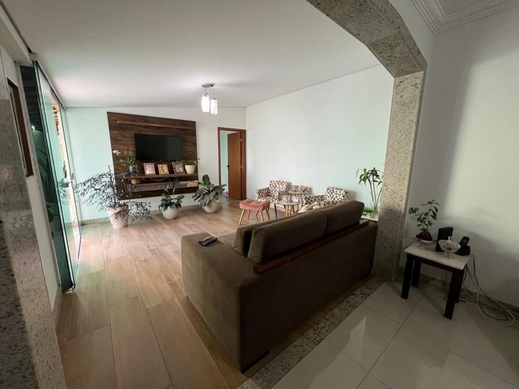 Apartamento, Jaraguá, 4 Quartos, 2 Vagas, 1 Suíte