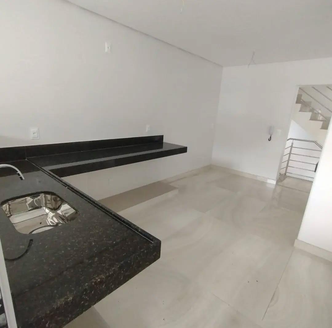 Casa, Centro, 3 Quartos, 2 Vagas, 1 Suíte