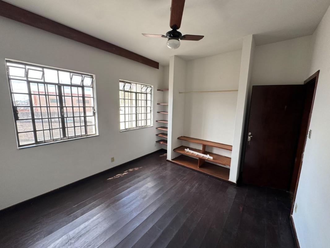 Casa, Colégio Batista, 2 Quartos, 2 Vagas