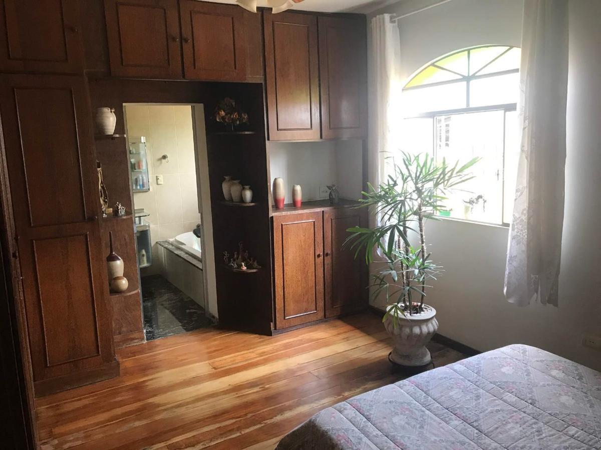 Casa, Arvoredo, 3 Quartos, 6 Vagas, 1 Suíte