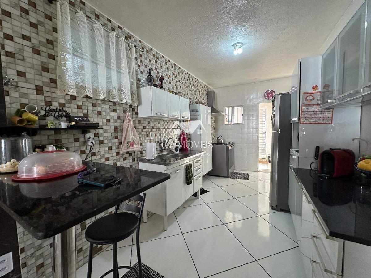 Casa, Conjunto Ademar Maldonado, 4 Quartos, 3 Vagas, 1 Suíte