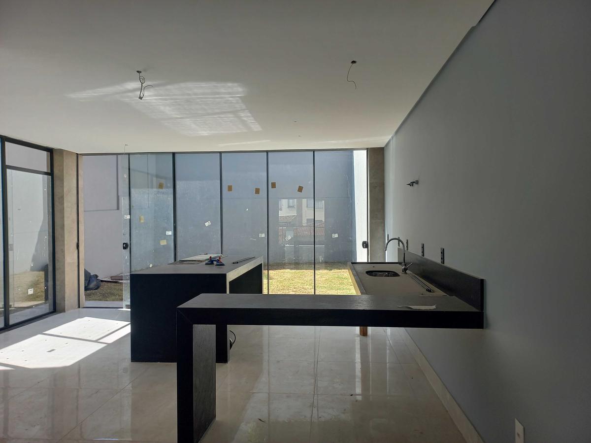 Casa, Fernão Dias, 4 Quartos, 6 Vagas, 1 Suíte