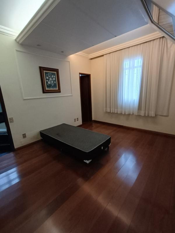 Casa, Castelo, 4 Quartos, 4 Vagas, 2 Suítes