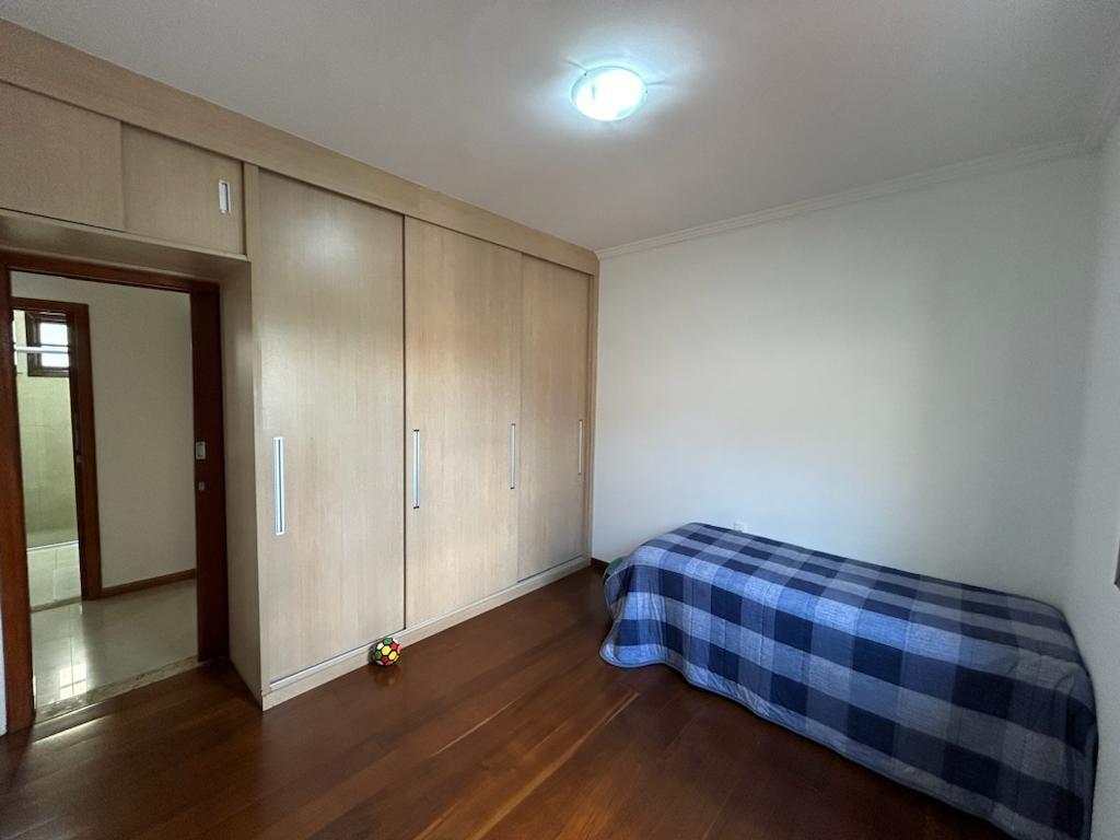 Casa, Nova Esperança, 5 Quartos, 5 Vagas, 1 Suíte