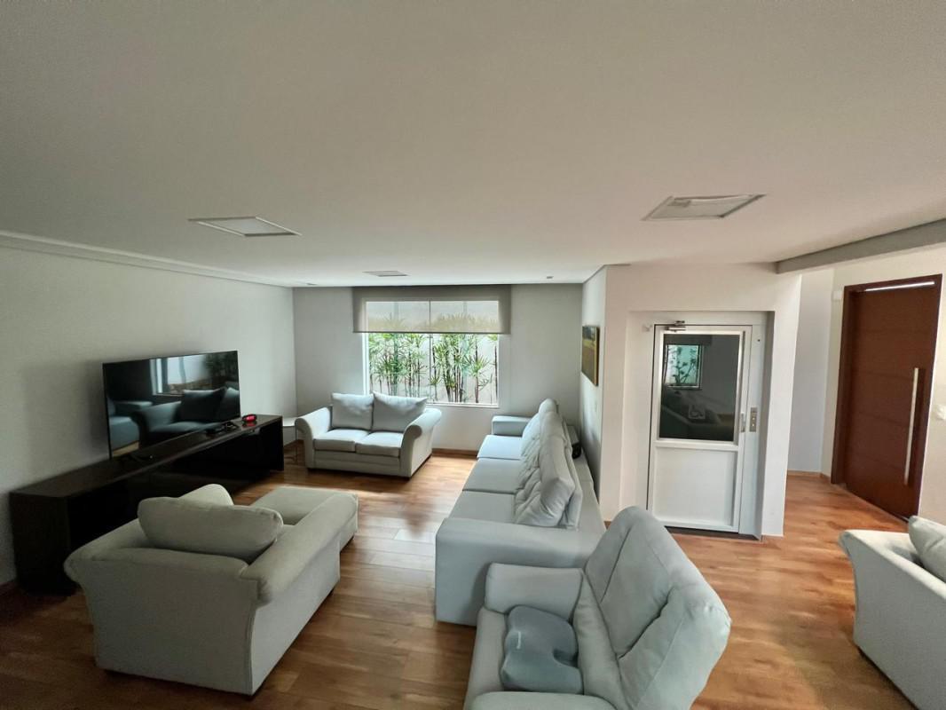 Casa, Castelo, 4 Quartos, 4 Vagas, 1 Suíte