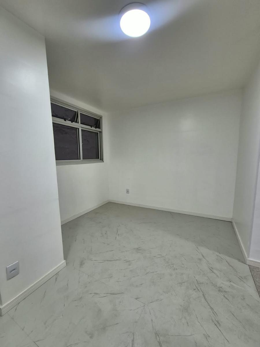 Apartamento, Centro, 4 Quartos, 0 Vaga, 1 Suíte
