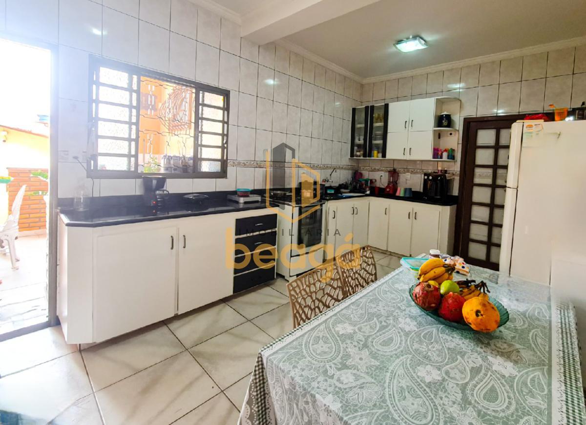 Casa, Santa Mônica, 3 Quartos, 2 Vagas, 2 Suítes
