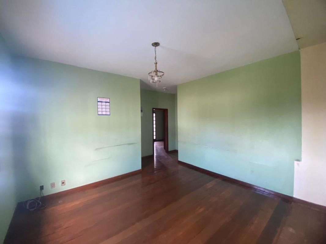 Casa, Centro, 3 Quartos, 6 Vagas, 1 Suíte
