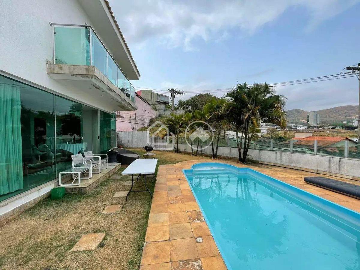 Casa, Estoril, 4 Quartos, 3 Vagas, 1 Suíte