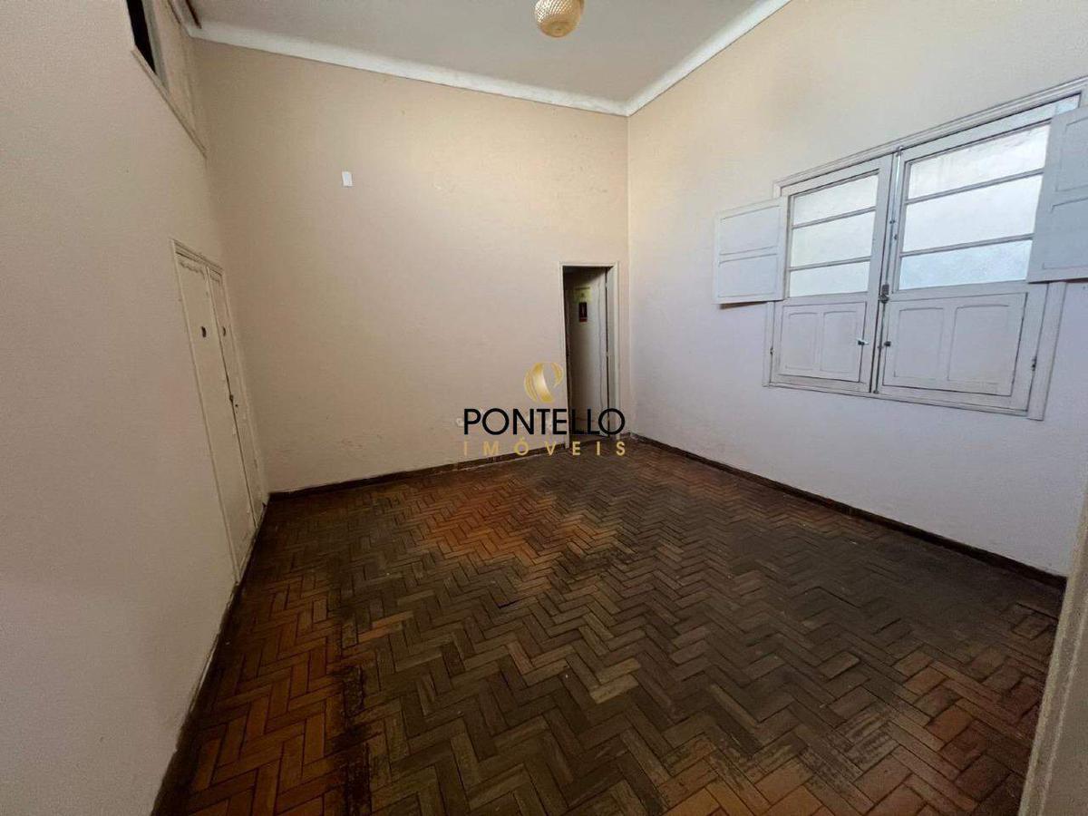 Casa, Centro, 4 Quartos, 2 Vagas, 1 Suíte