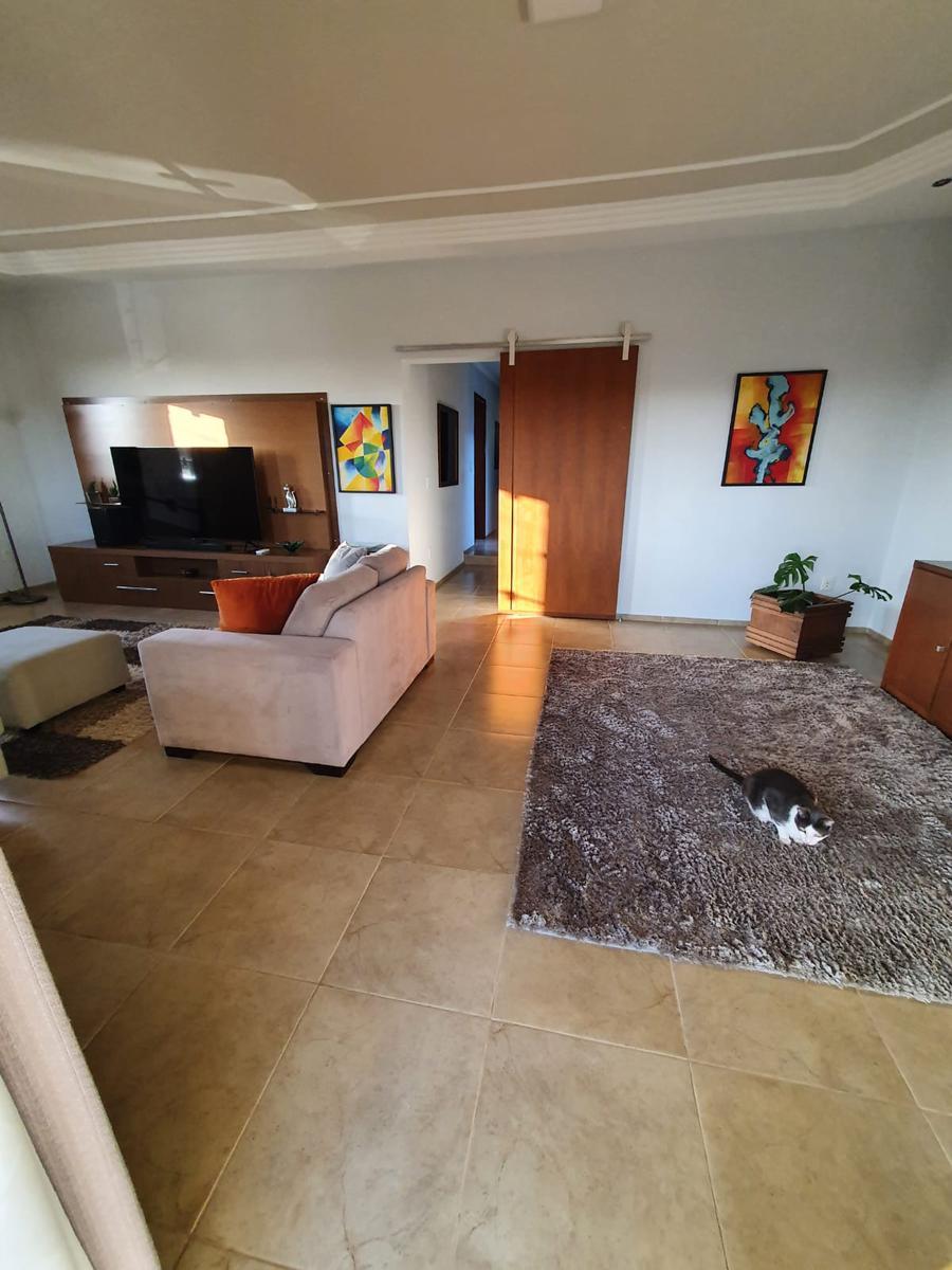 Casa, Parque São José, 3 Quartos, 6 Vagas, 1 Suíte