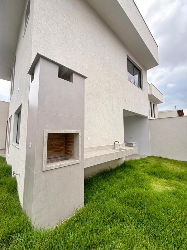 Casa, Planalto, 3 Quartos, 3 Vagas, 2 Suítes