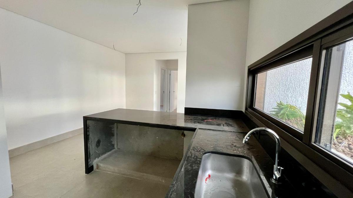Apartamento, Funcionários, 2 Quartos, 2 Vagas, 1 Suíte