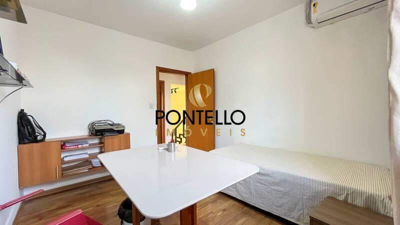 Casa, Castelo, 5 Quartos, 3 Vagas, 1 Suíte