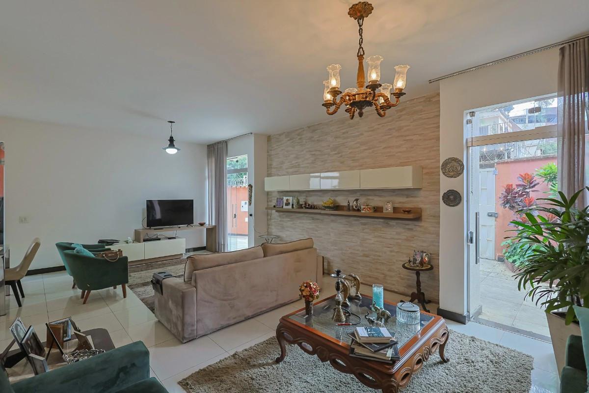 Casa, Liberdade, 5 Quartos, 5 Vagas, 1 Suíte