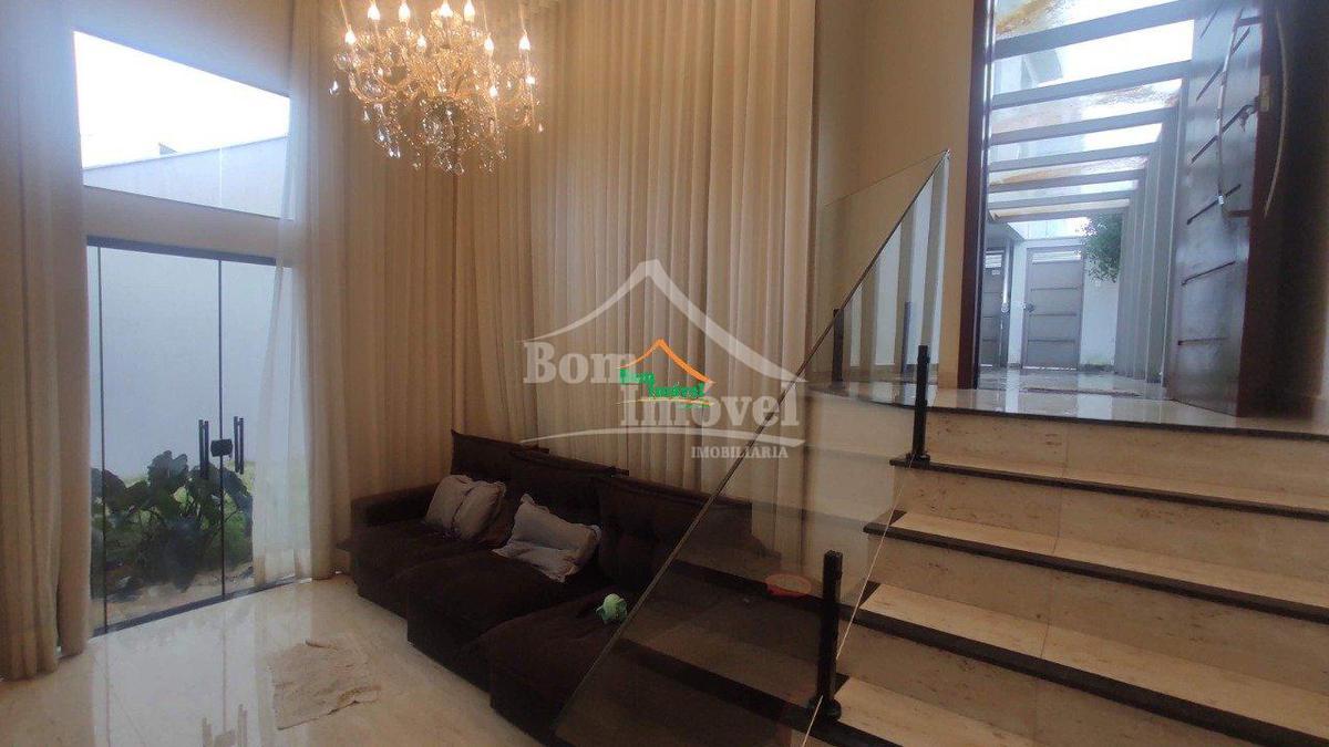 Casa, Centro, 2 Quartos, 2 Vagas, 1 Suíte