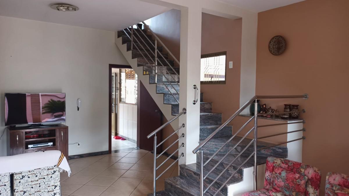 Casa, Colonial, 6 Quartos, 8 Vagas, 1 Suíte