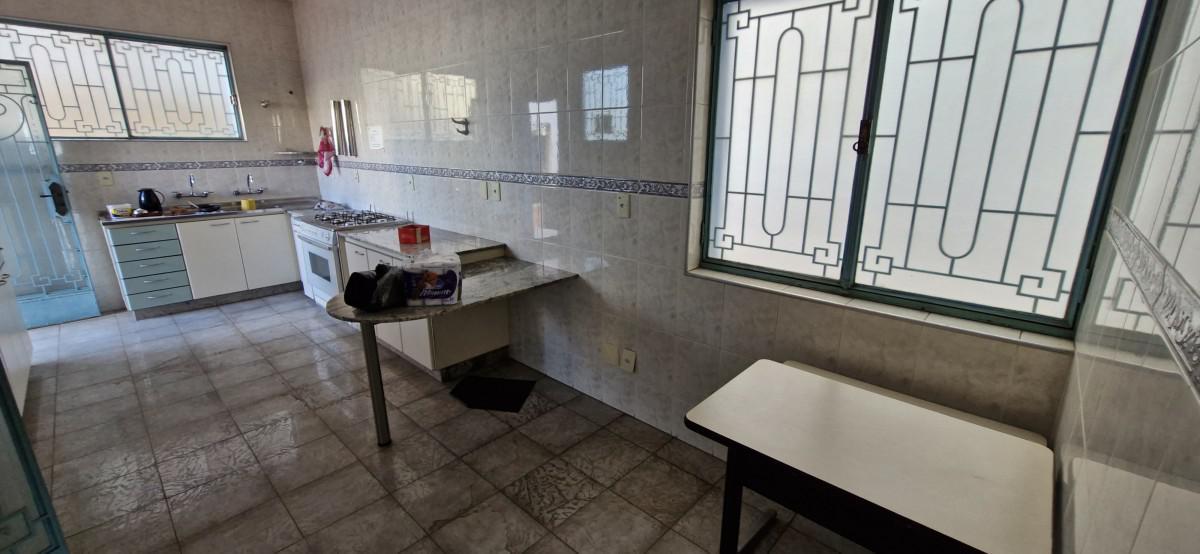 Casa, Concórdia, 10 Quartos, 8 Vagas, 1 Suíte