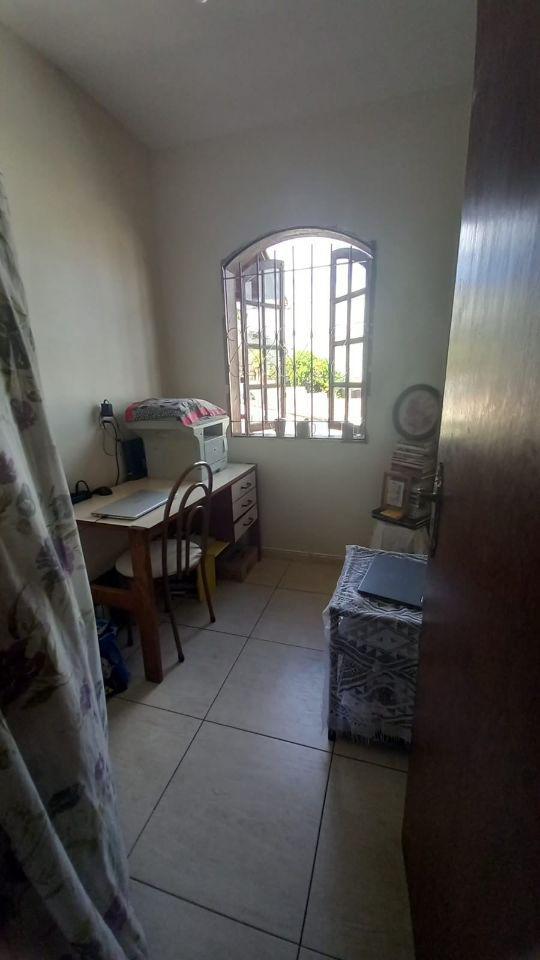 Casa, Cachoeirinha, 5 Quartos, 3 Vagas, 1 Suíte